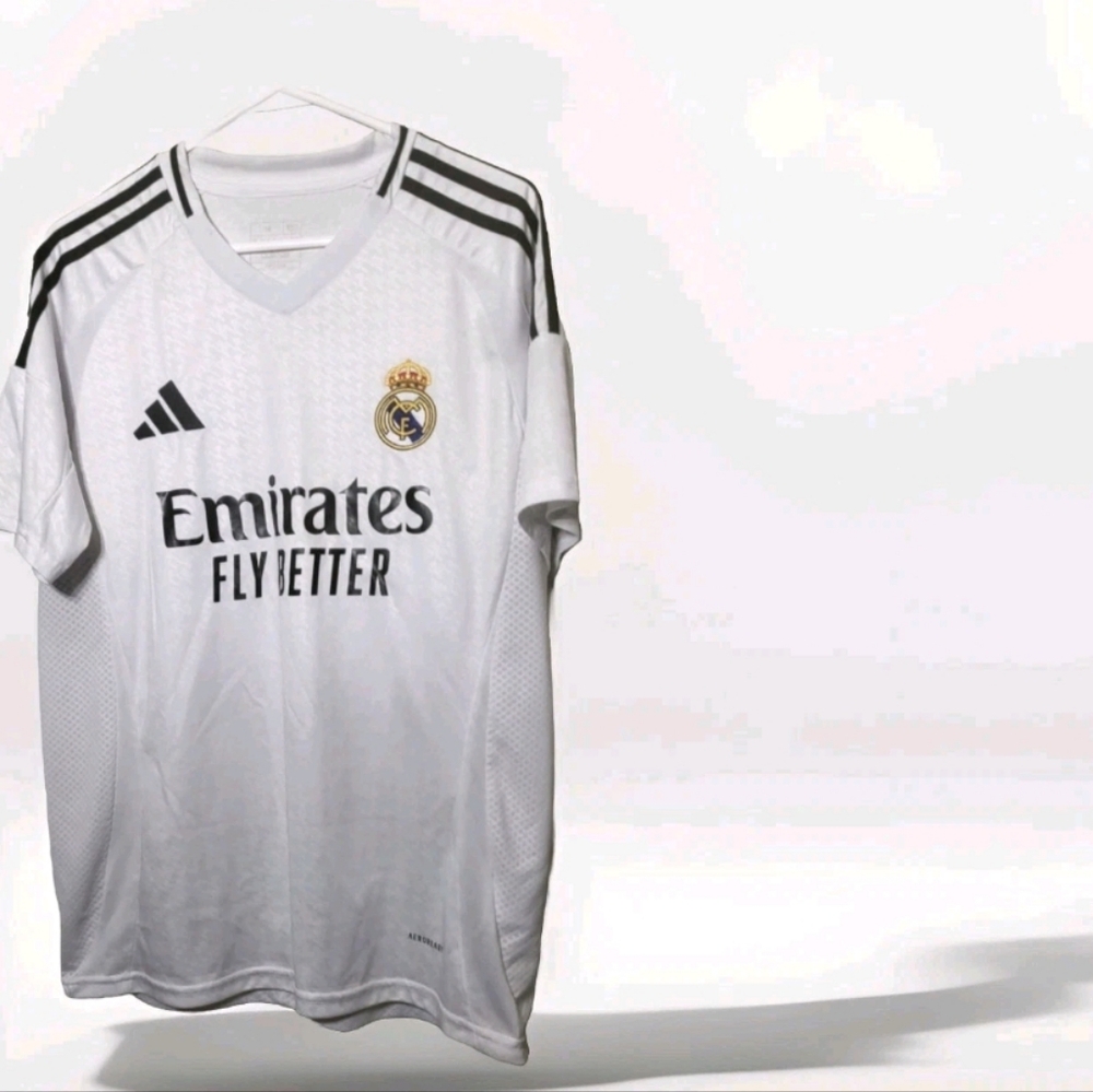 Real Madrid  Emirates FLY Better ADIDAS Soccer  Jersey Mens SzM
